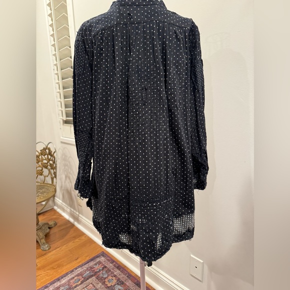 Magnolia Pearl Navy Blue Henry Top OSFM - Picture 5 of 7